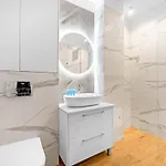 Piekna Grey Varšava