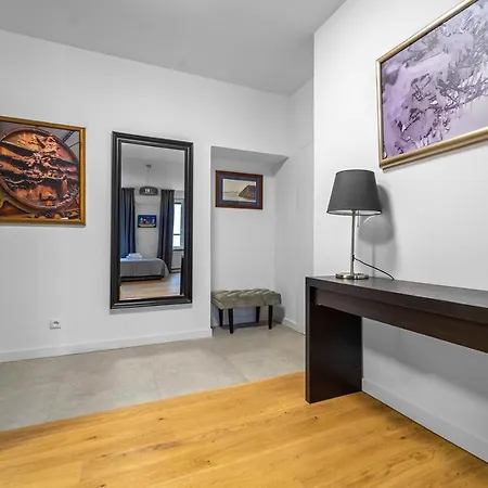 Piekna Grey * ורשה